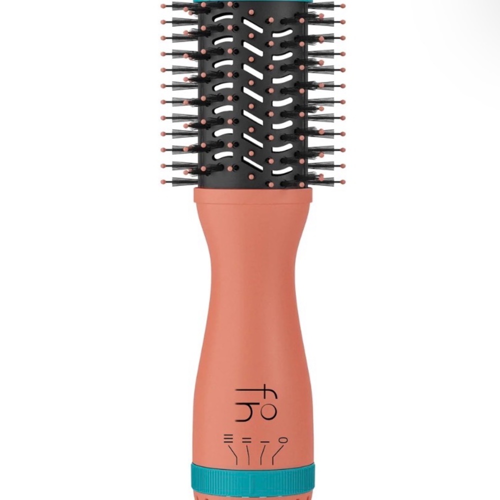 Fahrenheit Mini Blowout Brush – Compact Hot Air Brush for Voluminous Hair